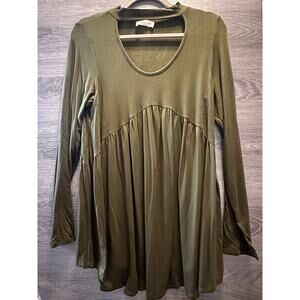Green baby doll boutique top (M)